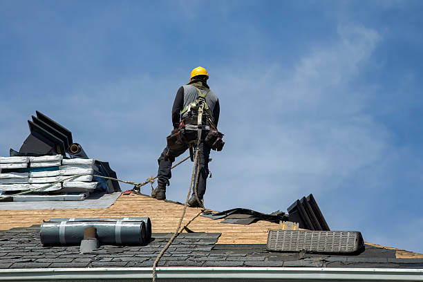 Professional Roofing technician working in Marysville, MI